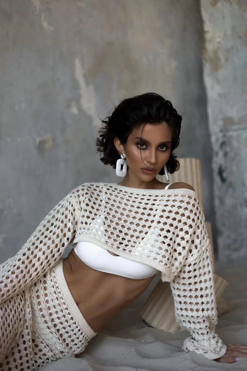 Where Is the Crochet Set Worn?