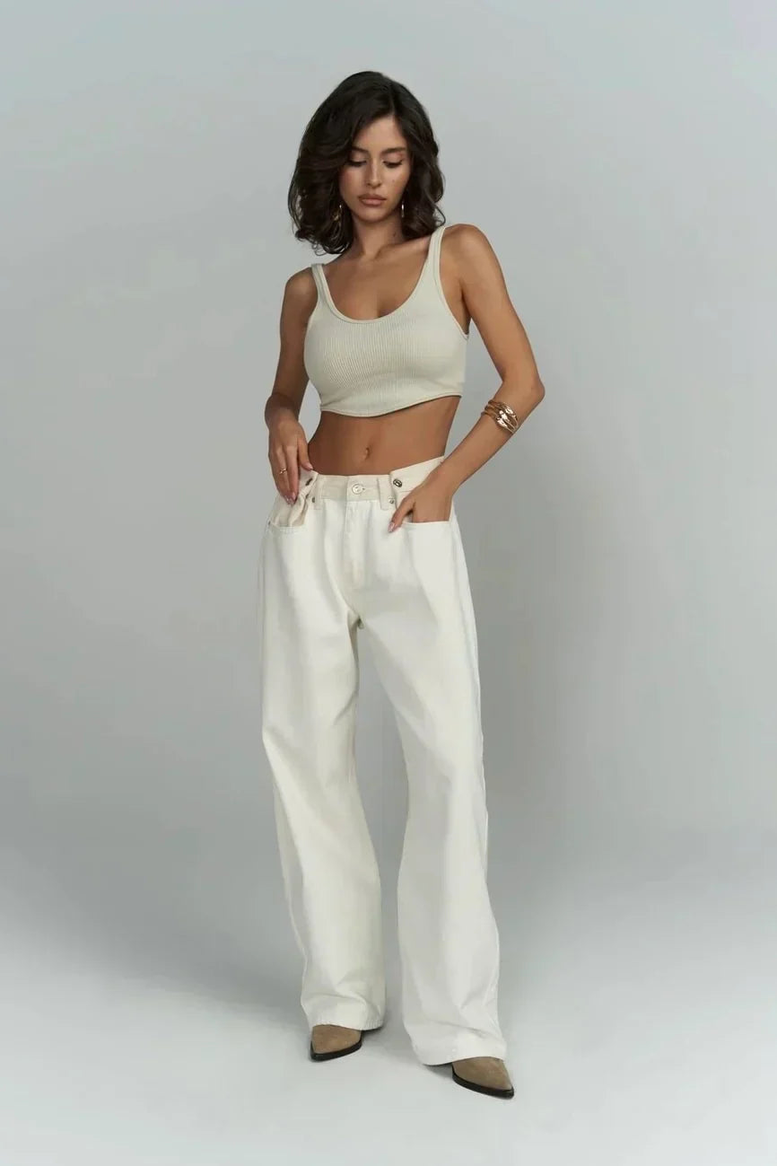 How Should a White Jean Combi Be?