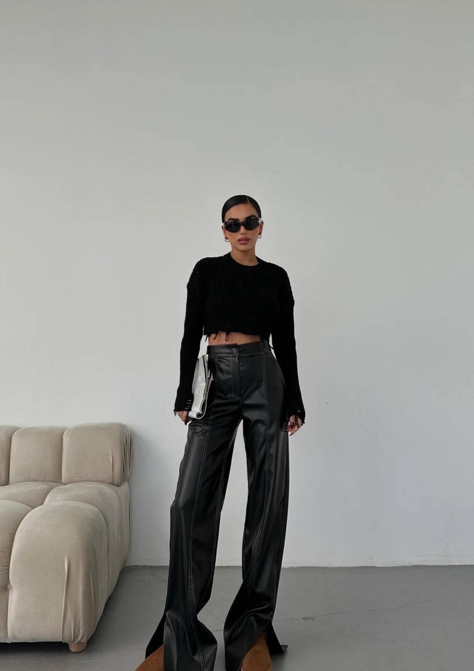 What Shoes to Wear With Leather Pants Women?