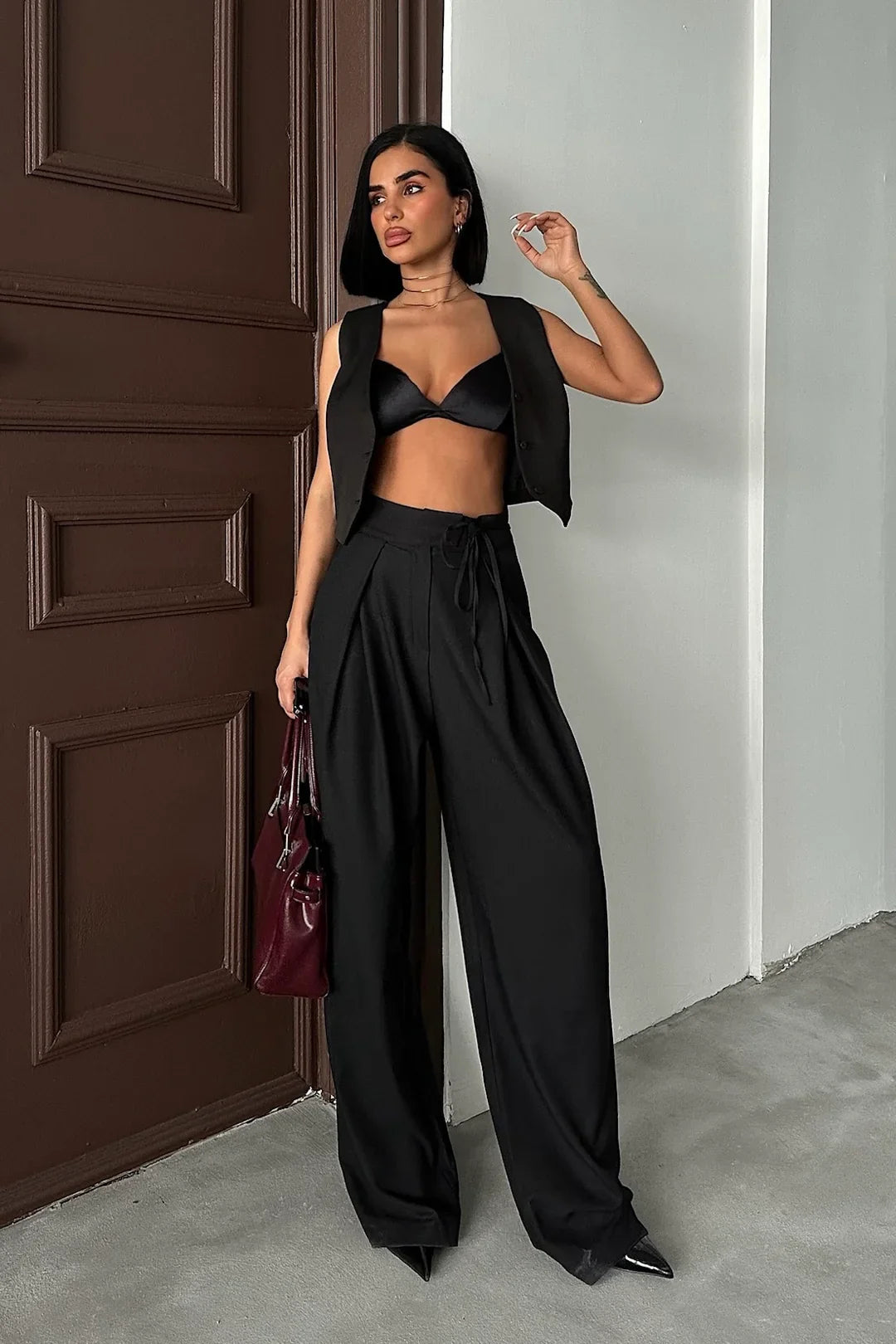 What to Wear Over Pleated Trousers?
