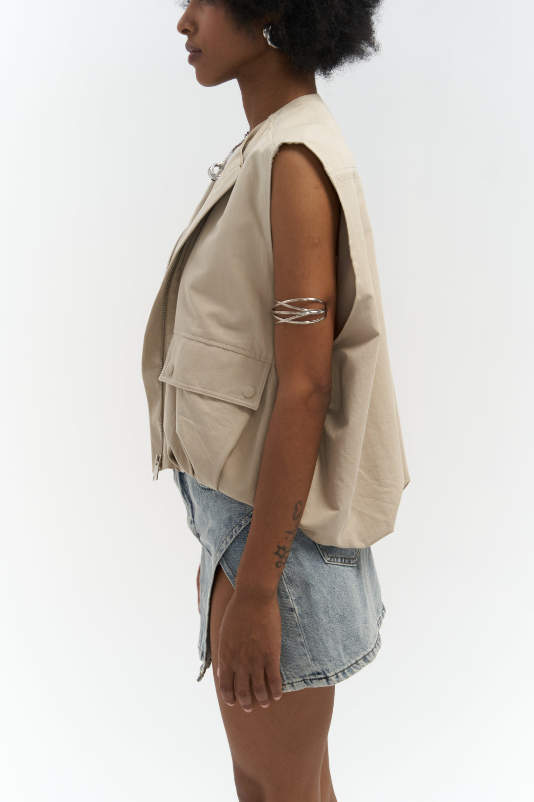 Sleeveless Zip-Up Utility Vest