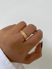 Mini Leave Design Ring